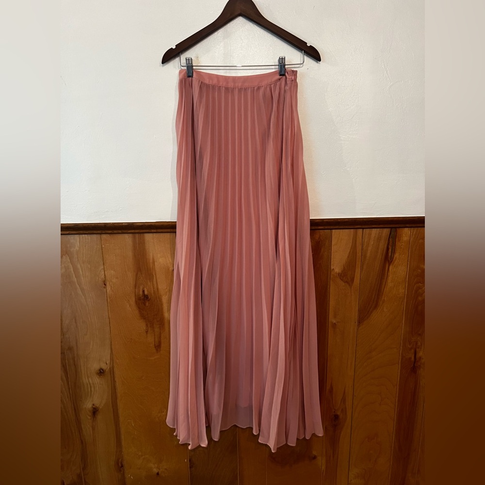 High Waisted Pleated Maxi Skirt